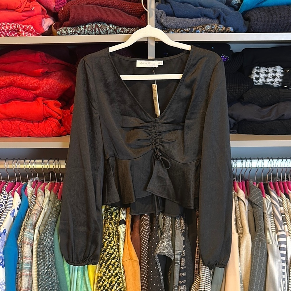 All In Favor black elasticized cuff long sleeve tie front top size XS